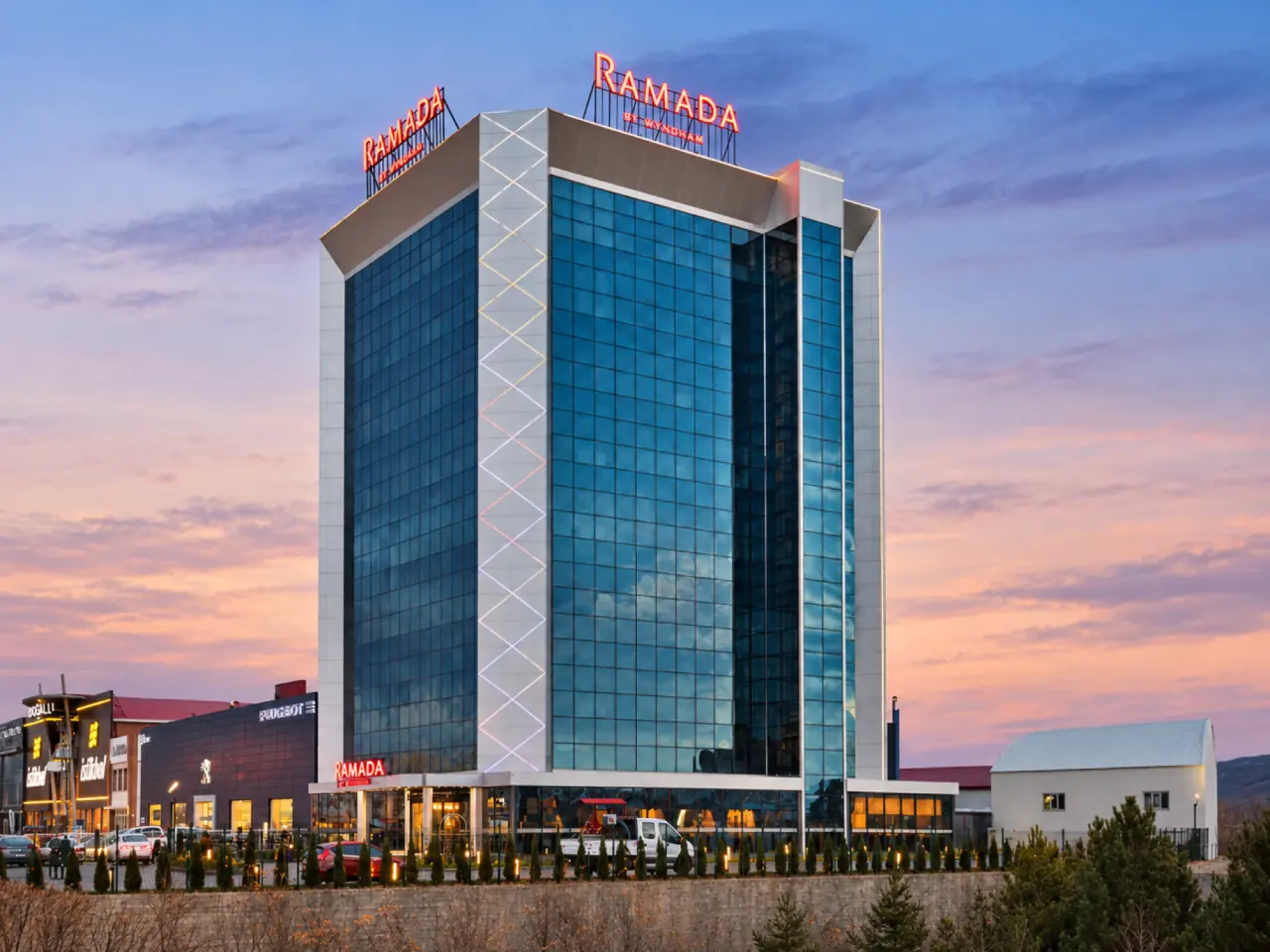 Ramada Otel Sivas — Sivas cephe uygulaması, ONS CEPHE (1/1)